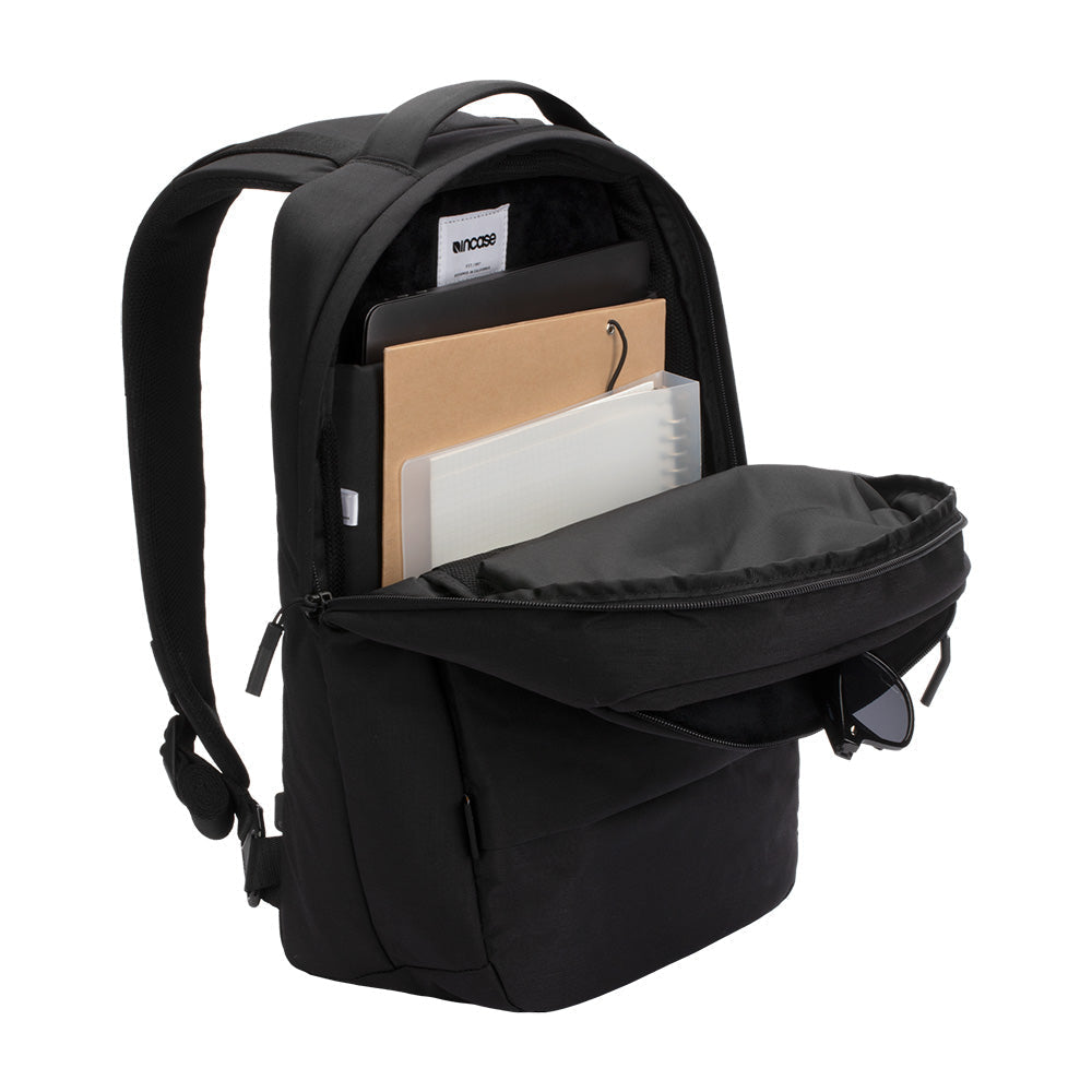 City Compact with Cordura – Incase Canada