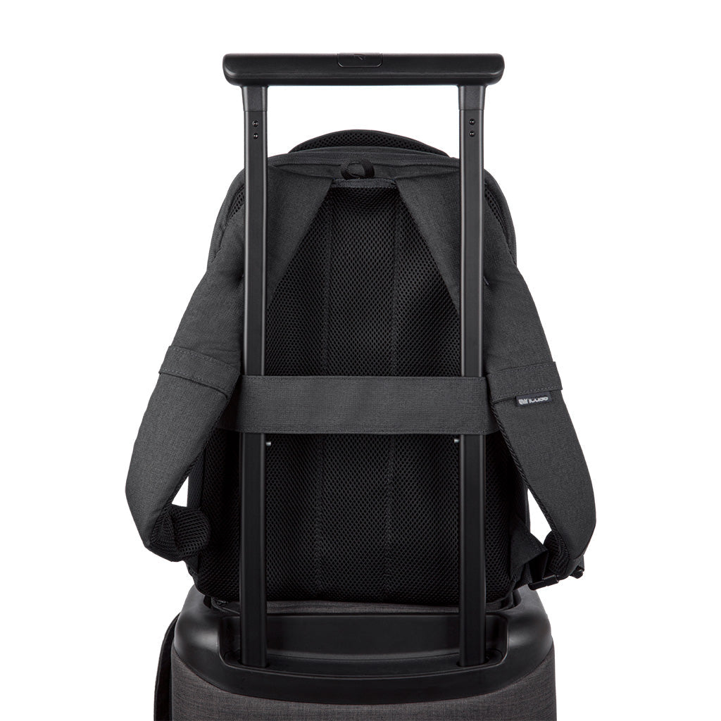 Black | Facet 20L Backpack - Black